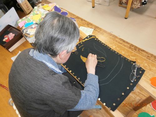 温泉マーク♨の湯気の1本が立ち始めています…