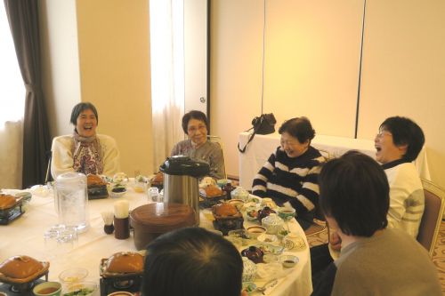 お食事は由比ガ浜近くのホテルで