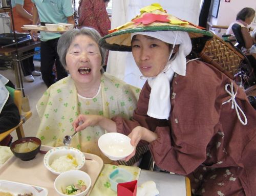 ミス秋娘が　秋の味覚　お届けに参りました