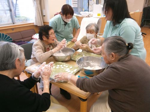 大勢で同じ大きさにそろえるには打ち合わせが必須です