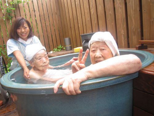 露天風呂も箱根の源泉湯